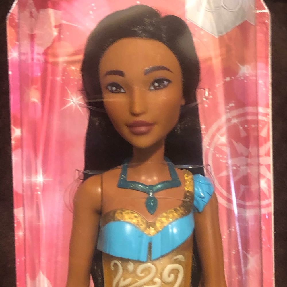 Disney Princess Pocahontas Royal Shimmer 11” Doll New in Box